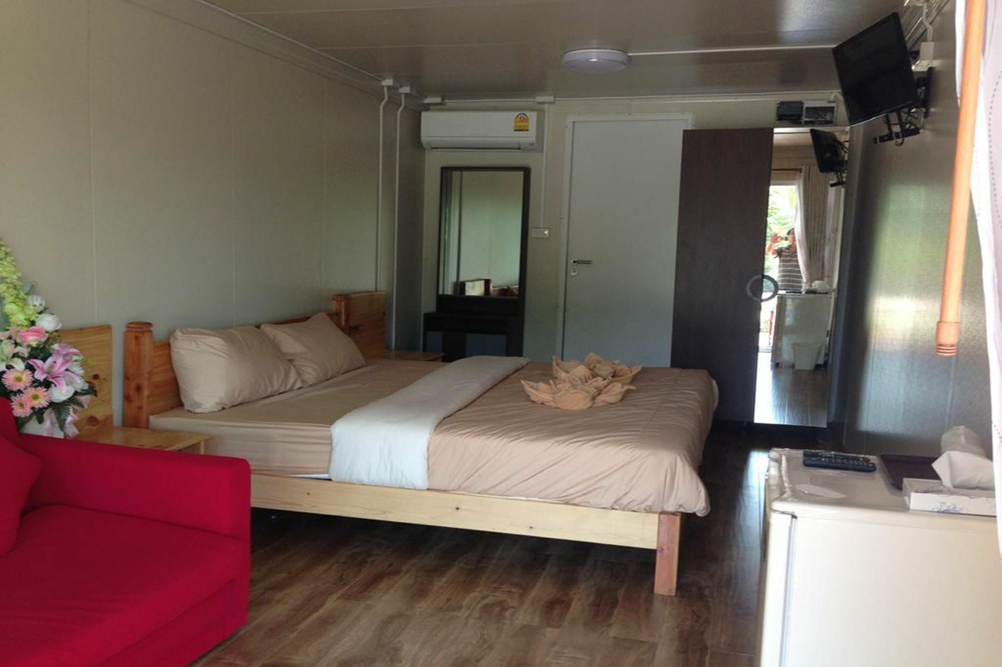 Check In And Chill Out Hotel Ban Laem Sok Luaran gambar